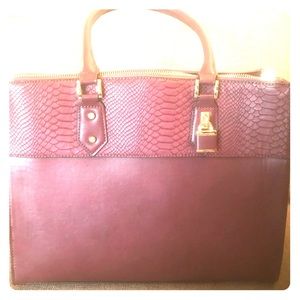 Perfect fall/winter tote!